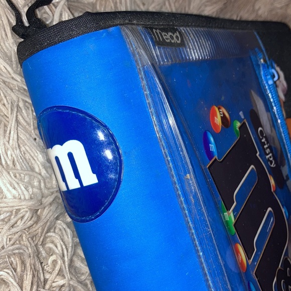 M&Ms Mead zipper three ring binder - Picture 2 of 12